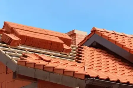 Pose et rénovation de toiture en tuiles à Pineuilh